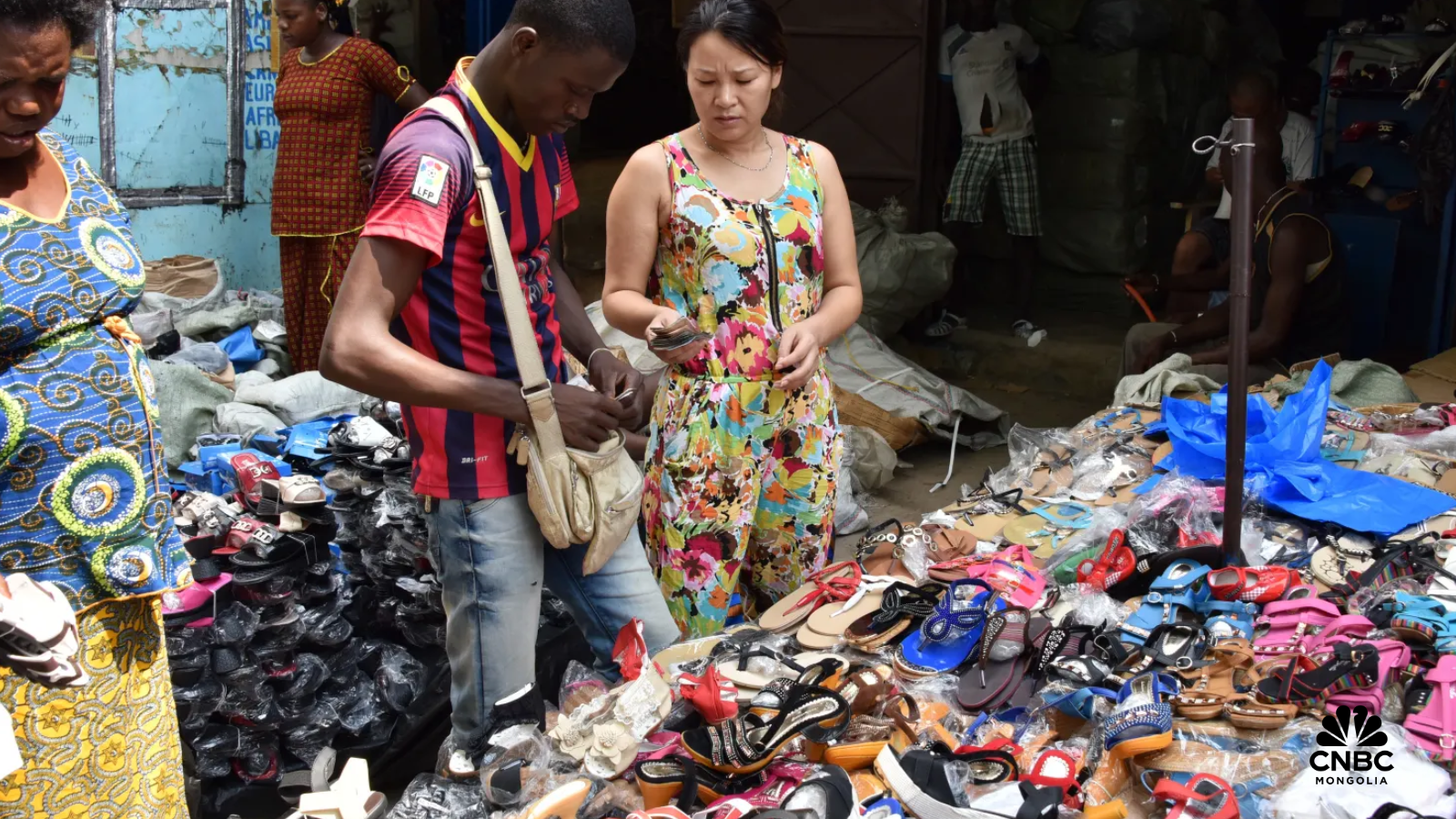 journalist-news-h2q78