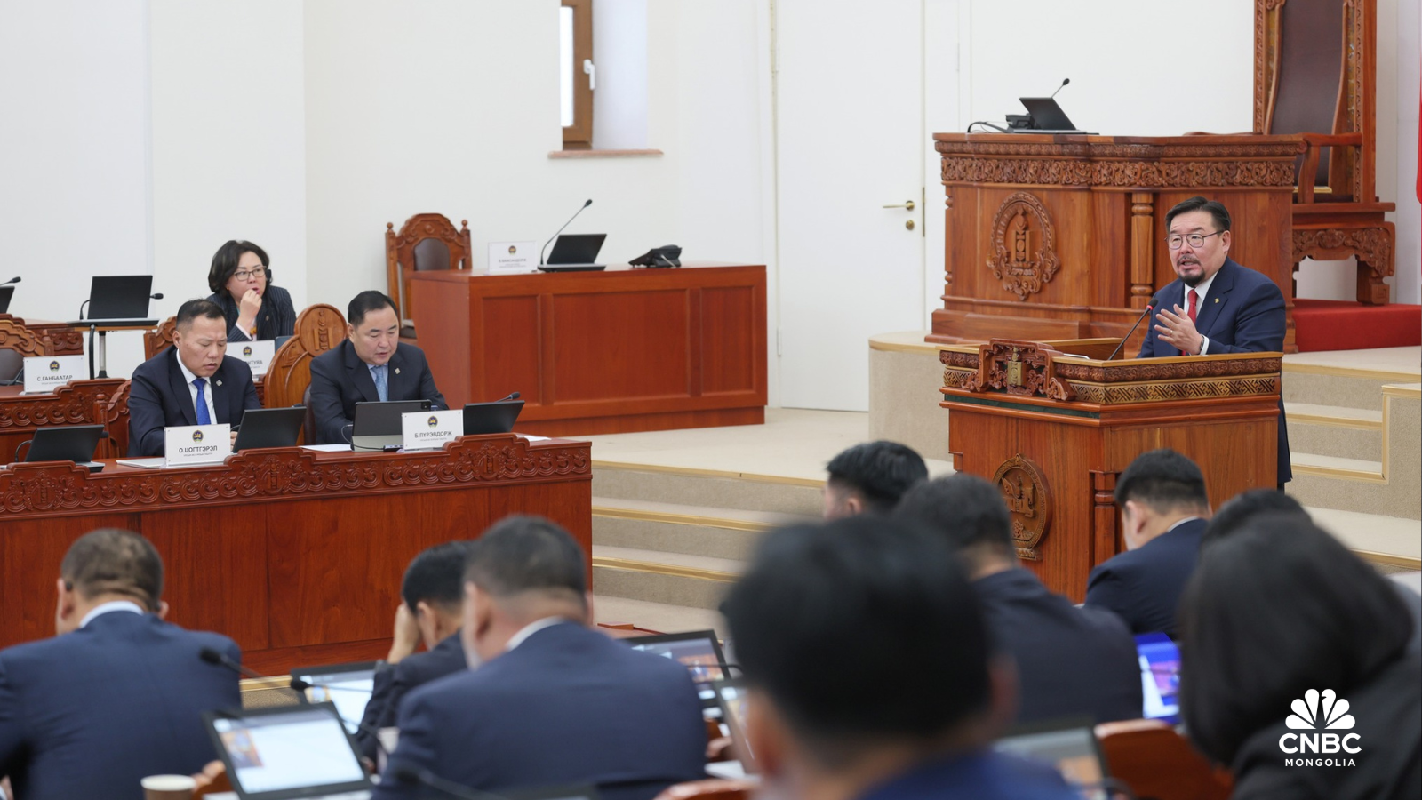 journalist-news-h2a1z5